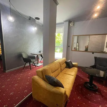 아파트 Buda House